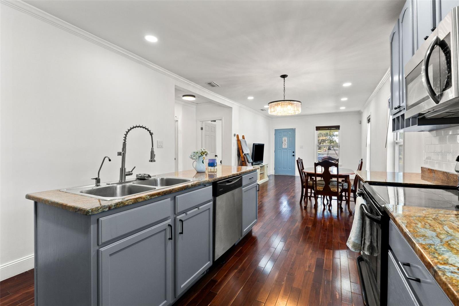 Listing photo id 16 for 3711 12th Street