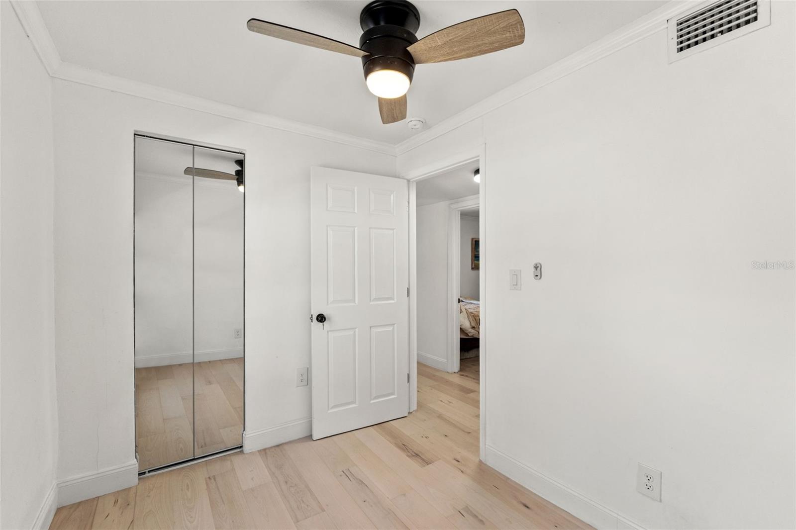 Listing photo id 19 for 3711 12th Street