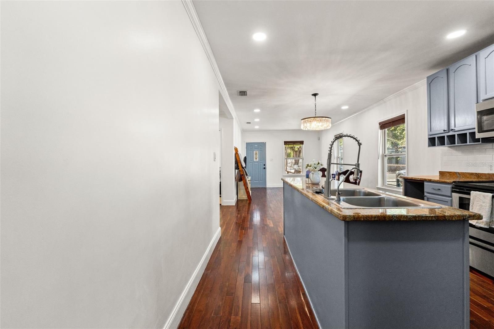 Listing photo id 24 for 3711 12th Street