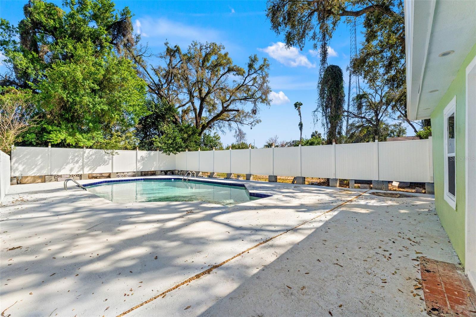 Listing photo id 25 for 3711 12th Street