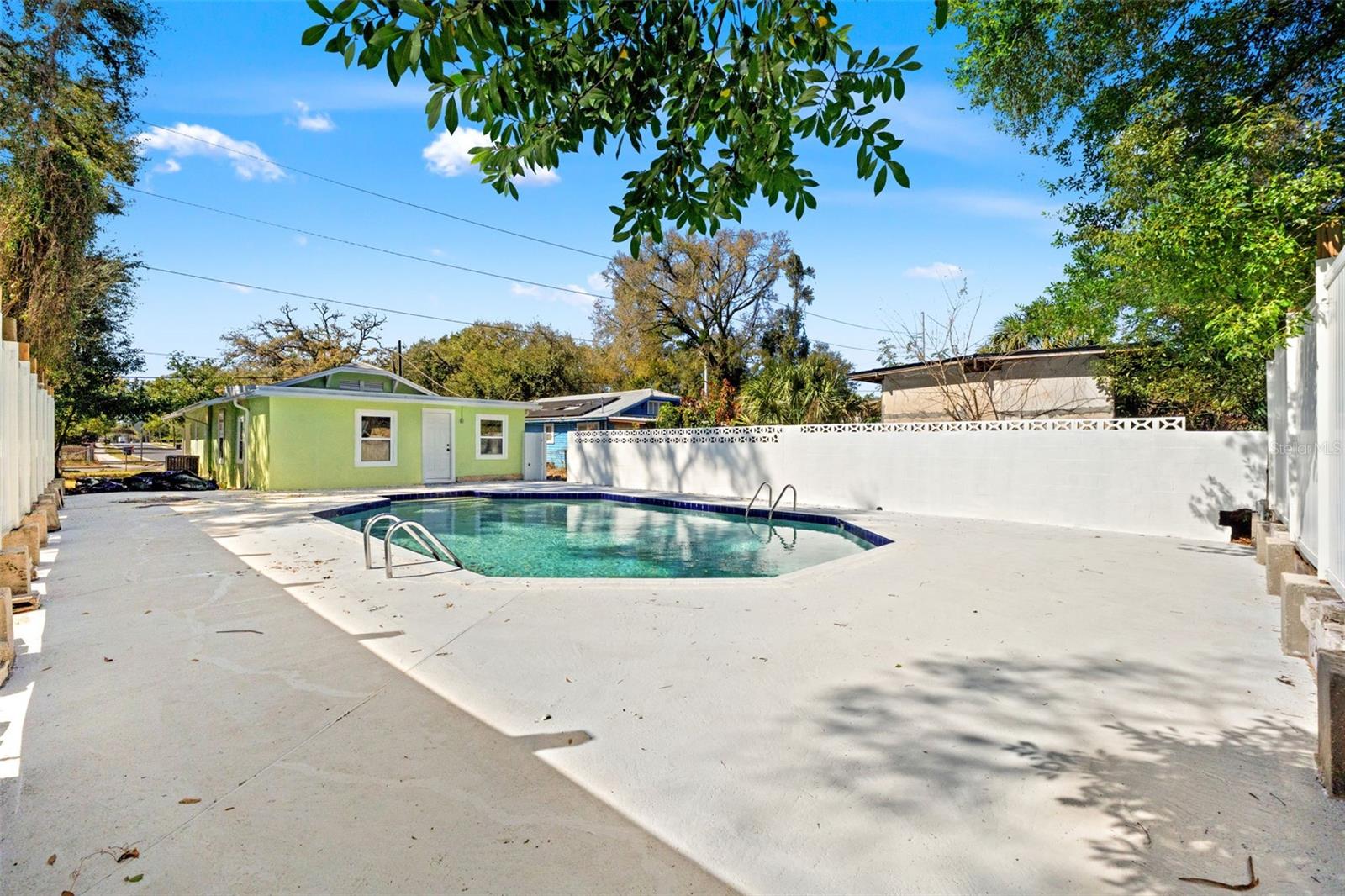 Listing photo id 27 for 3711 12th Street