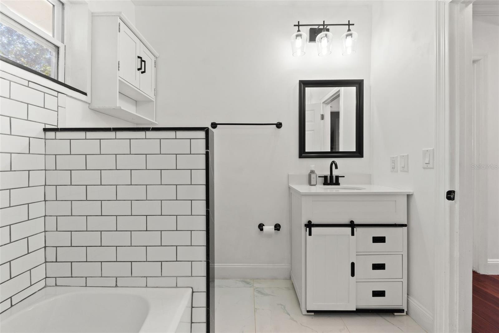 Listing photo id 7 for 3711 12th Street