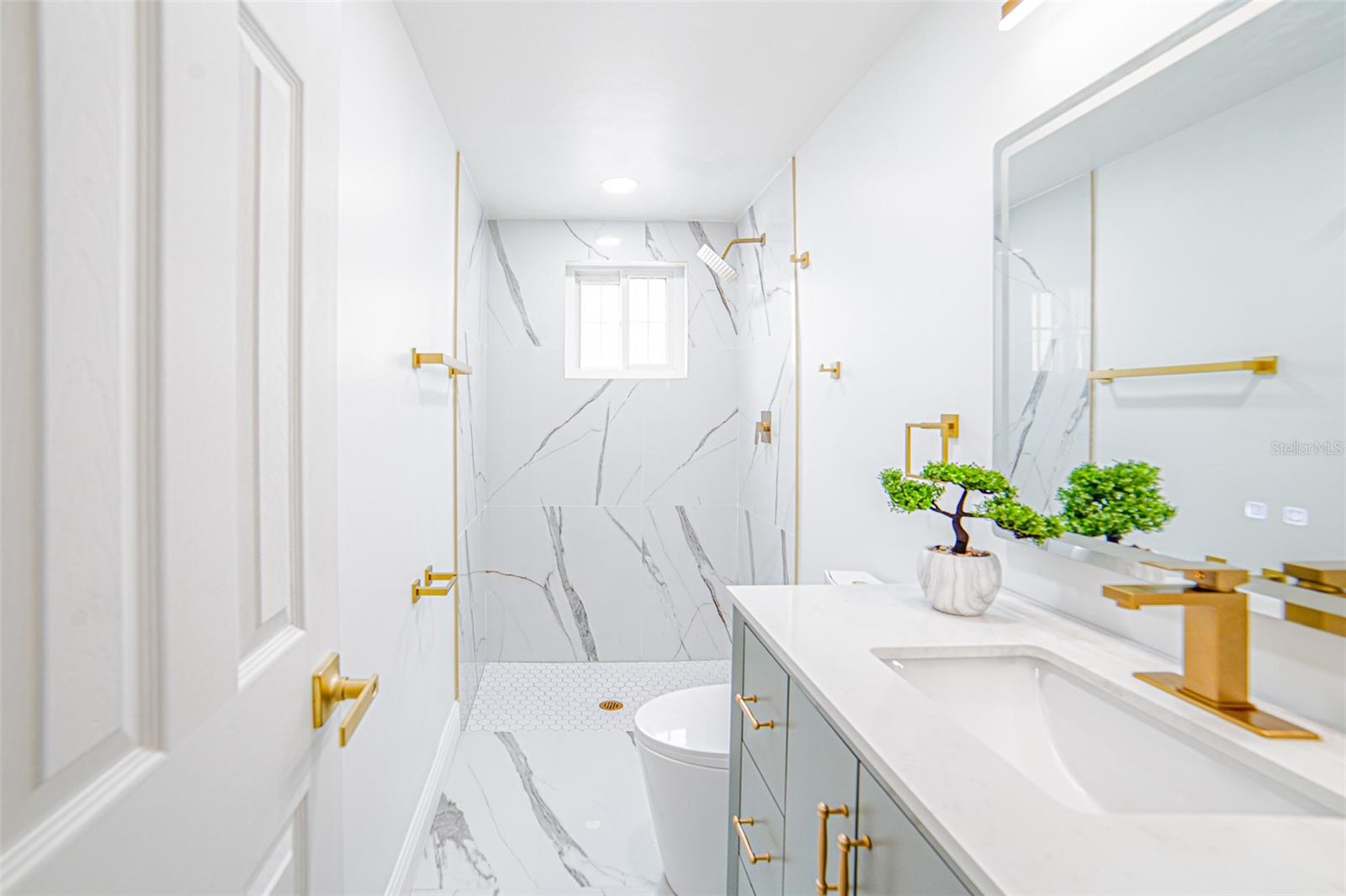 Image 14 of 28 For 6830 Amarillo Street