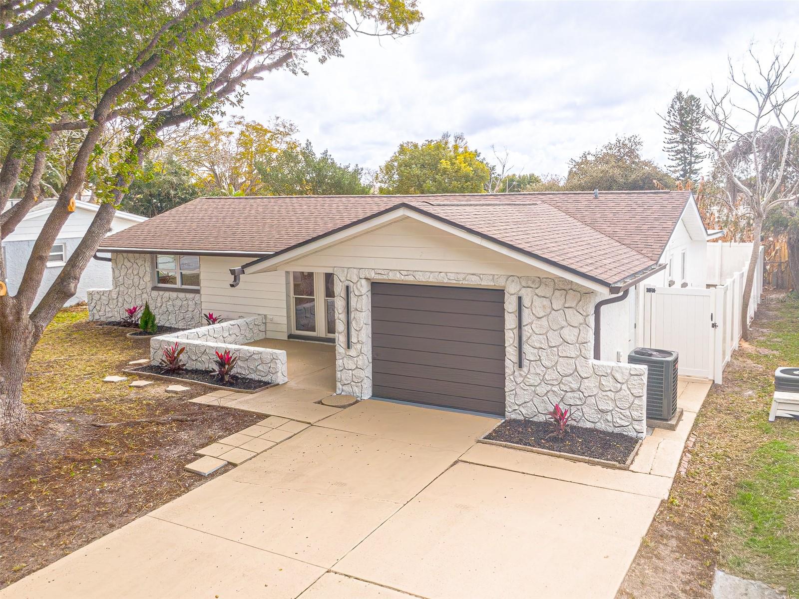 Image 3 of 28 For 6830 Amarillo Street