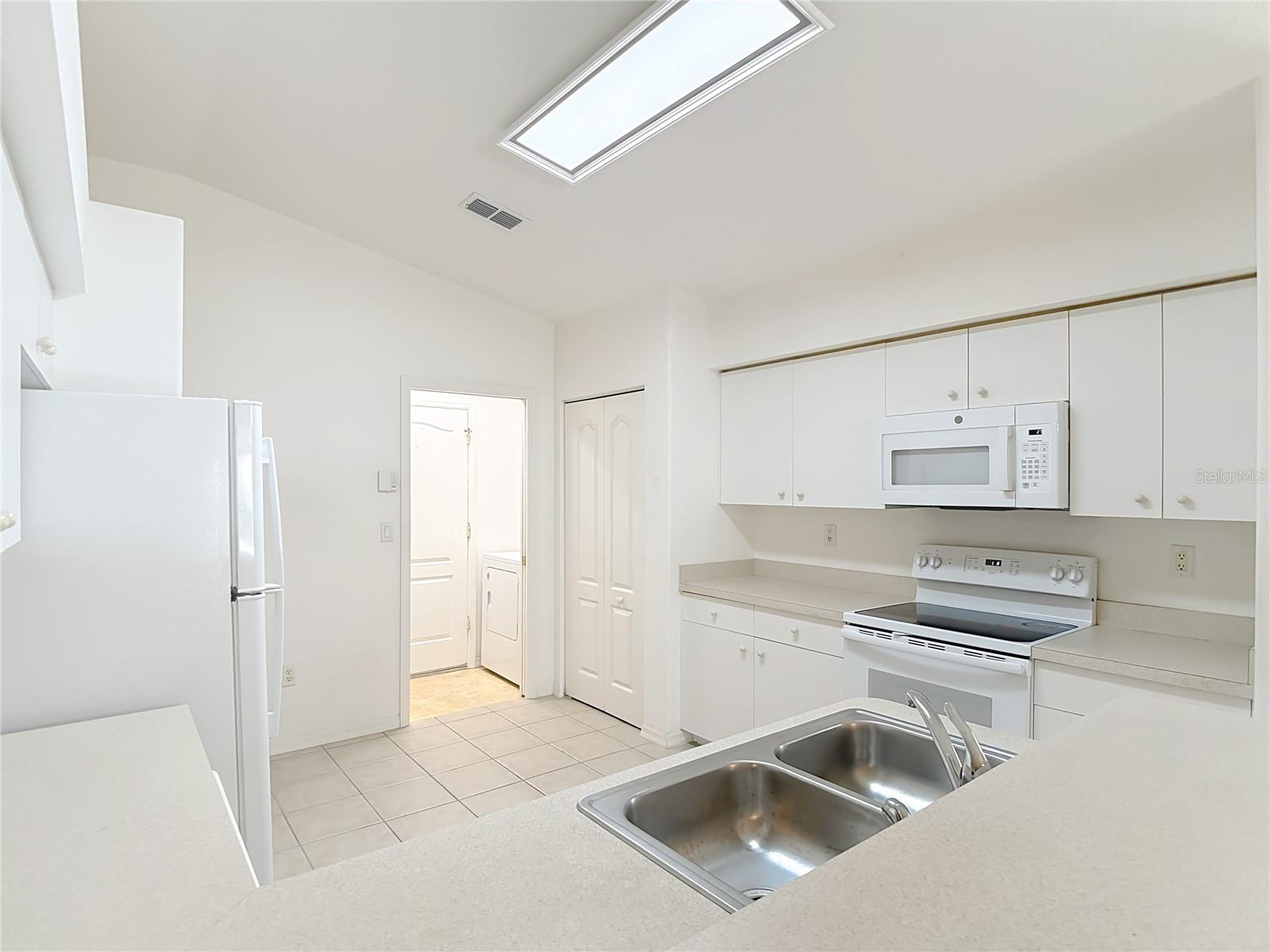 Image 13 of 29 For 11419 Clear Oak Circle