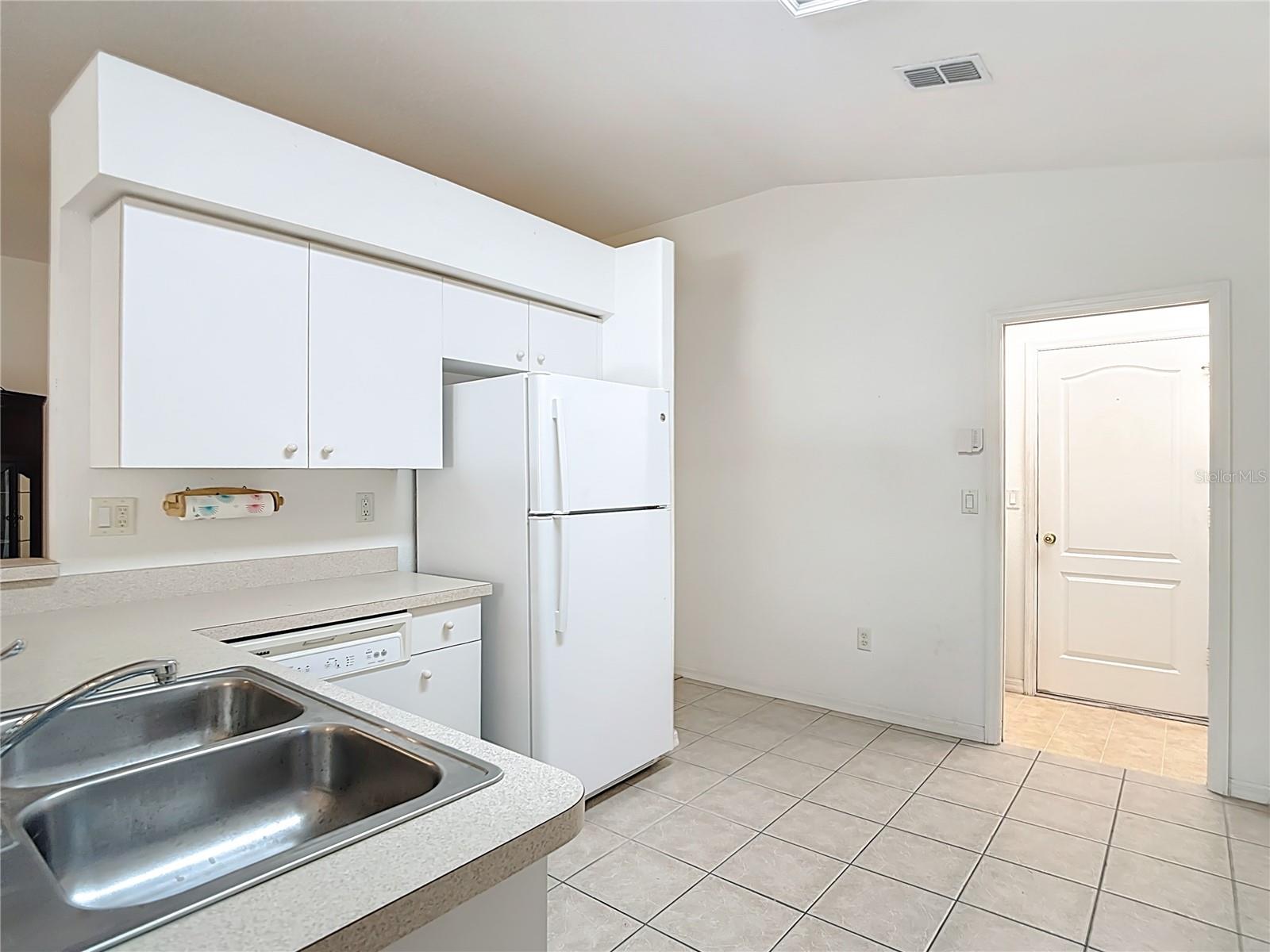 Image 14 of 29 For 11419 Clear Oak Circle