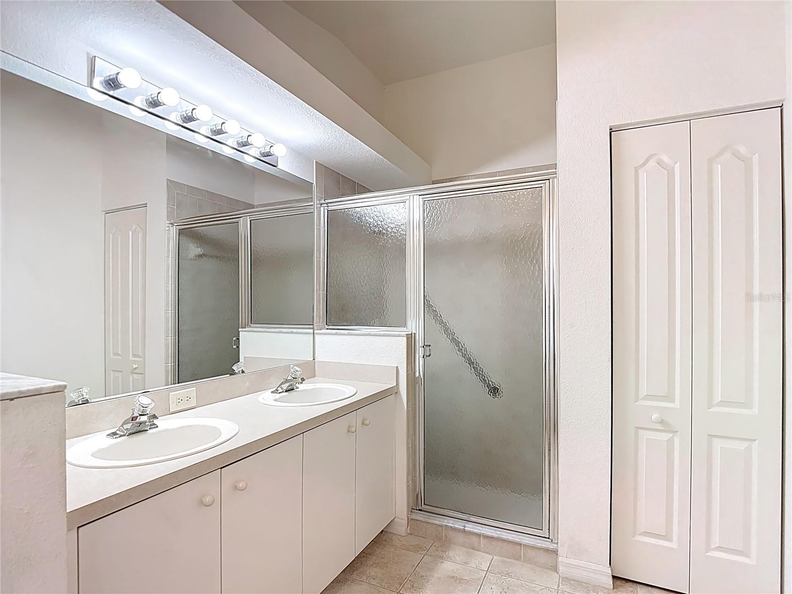 Image 22 of 29 For 11419 Clear Oak Circle