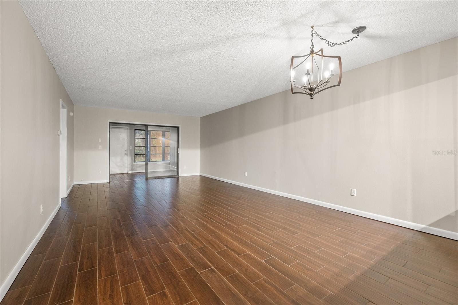 Image 3 of 20 For 3038 Eastland Boulevard F101