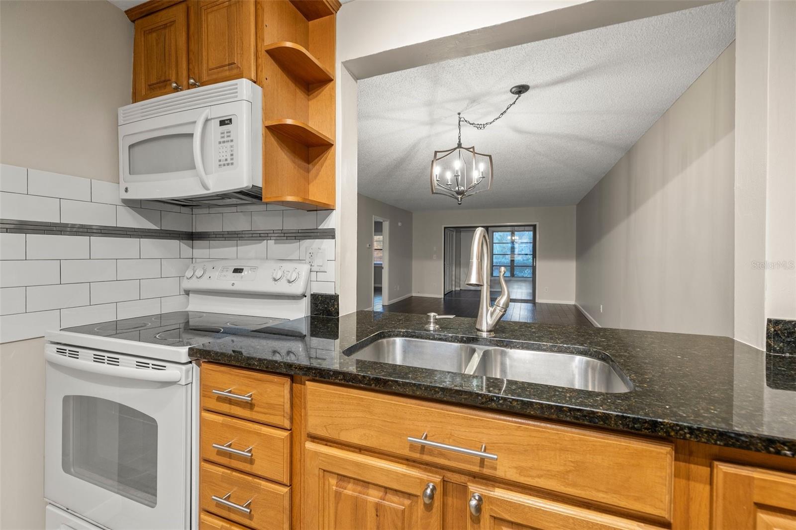 Image 5 of 20 For 3038 Eastland Boulevard F101