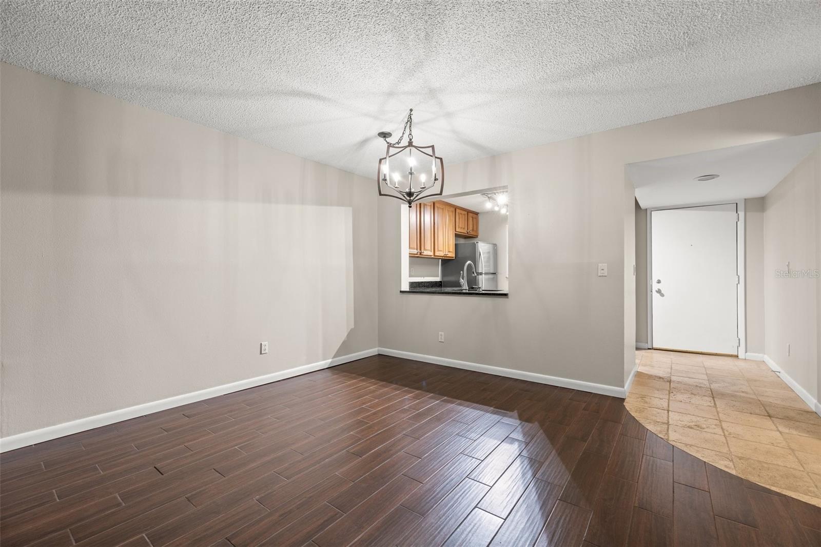 Image 6 of 20 For 3038 Eastland Boulevard F101