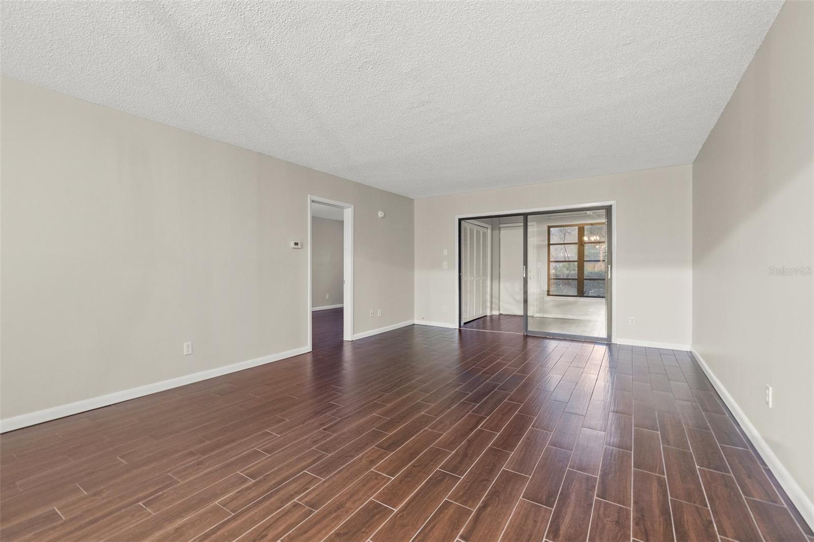 Image 8 of 20 For 3038 Eastland Boulevard F101