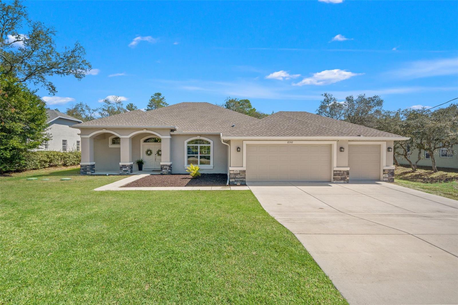 Details for 8392 Christopher Lane, WEEKI WACHEE, FL 34613