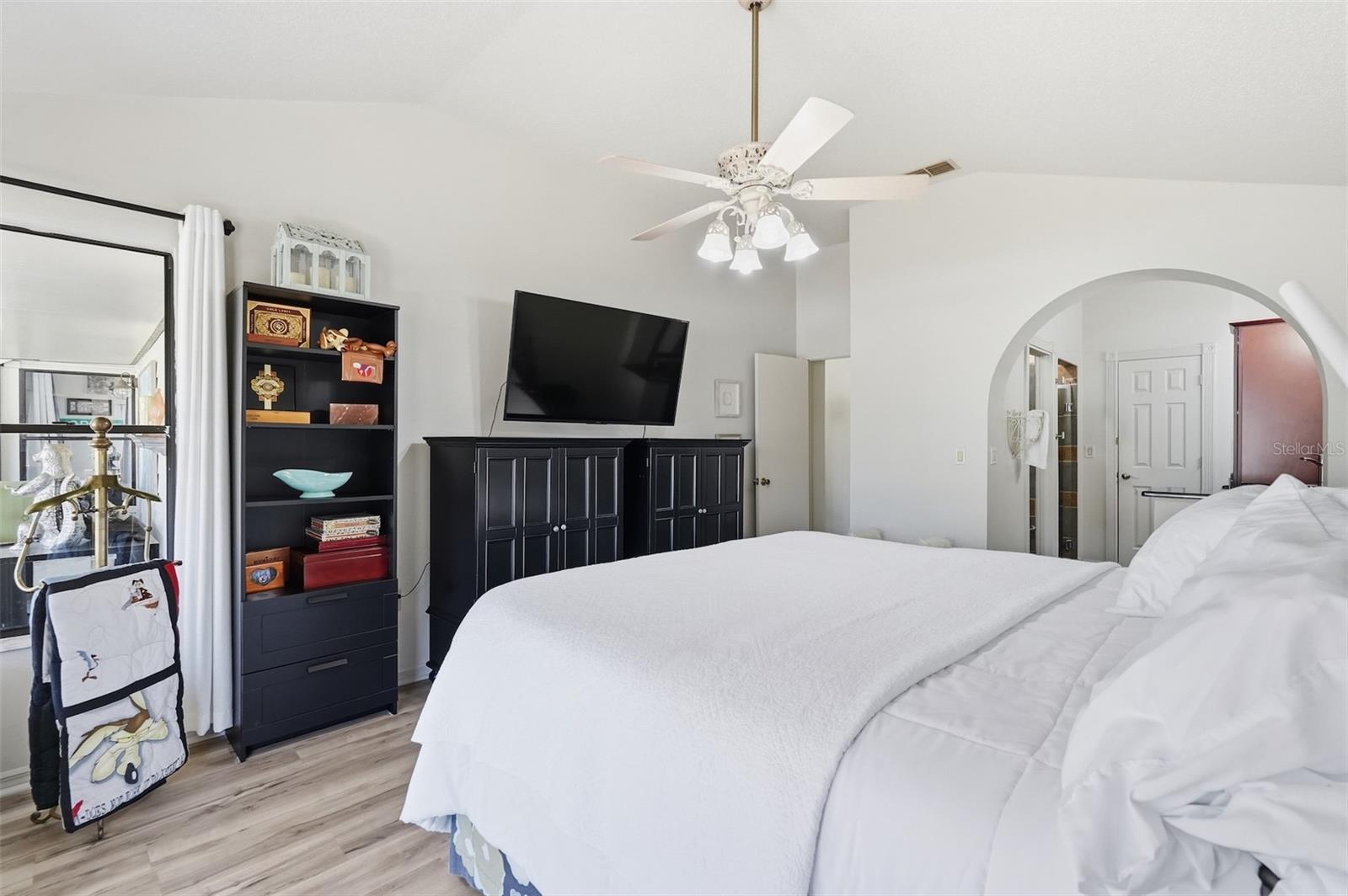 Image 24 of 50 For 13037 Hillyer Lane