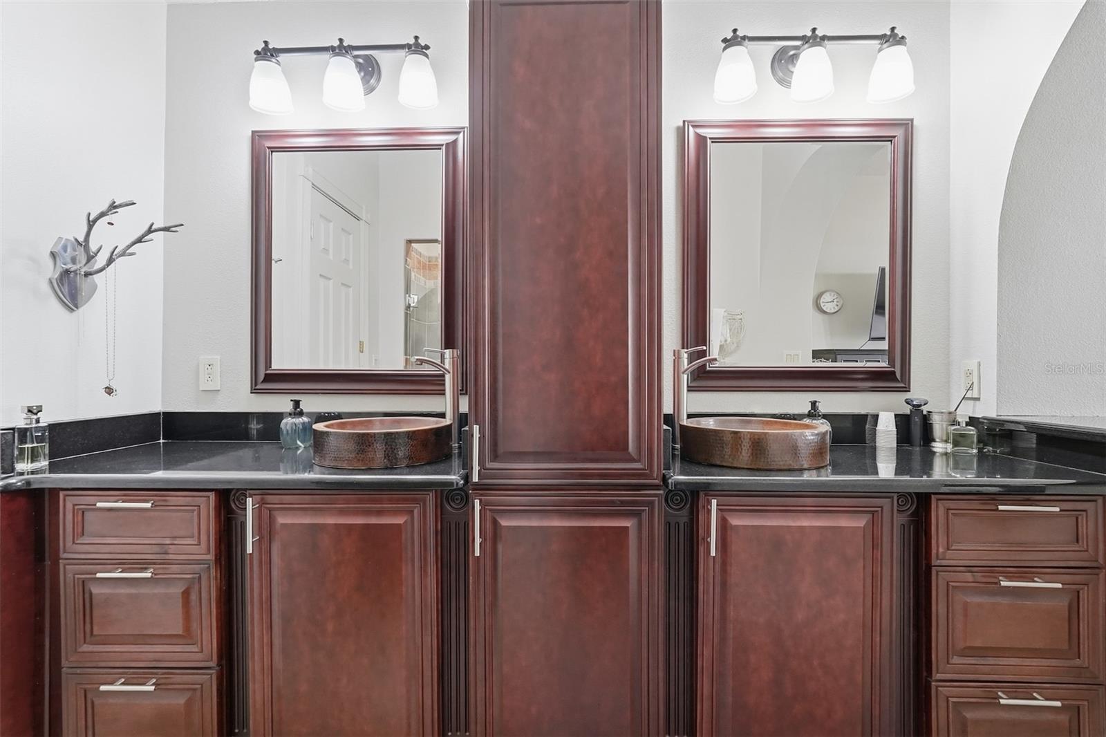 Image 27 of 50 For 13037 Hillyer Lane