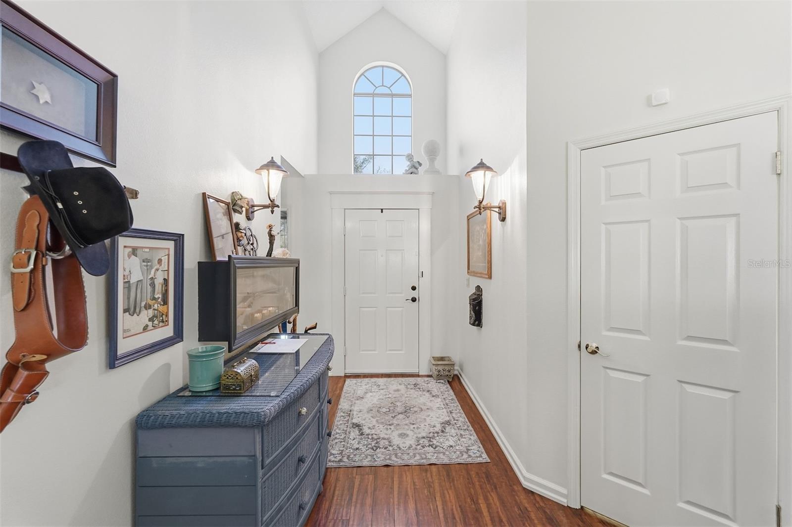 Image 3 of 50 For 13037 Hillyer Lane