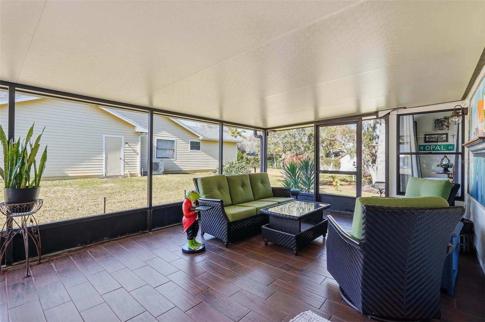 Image 33 of 50 For 13037 Hillyer Lane