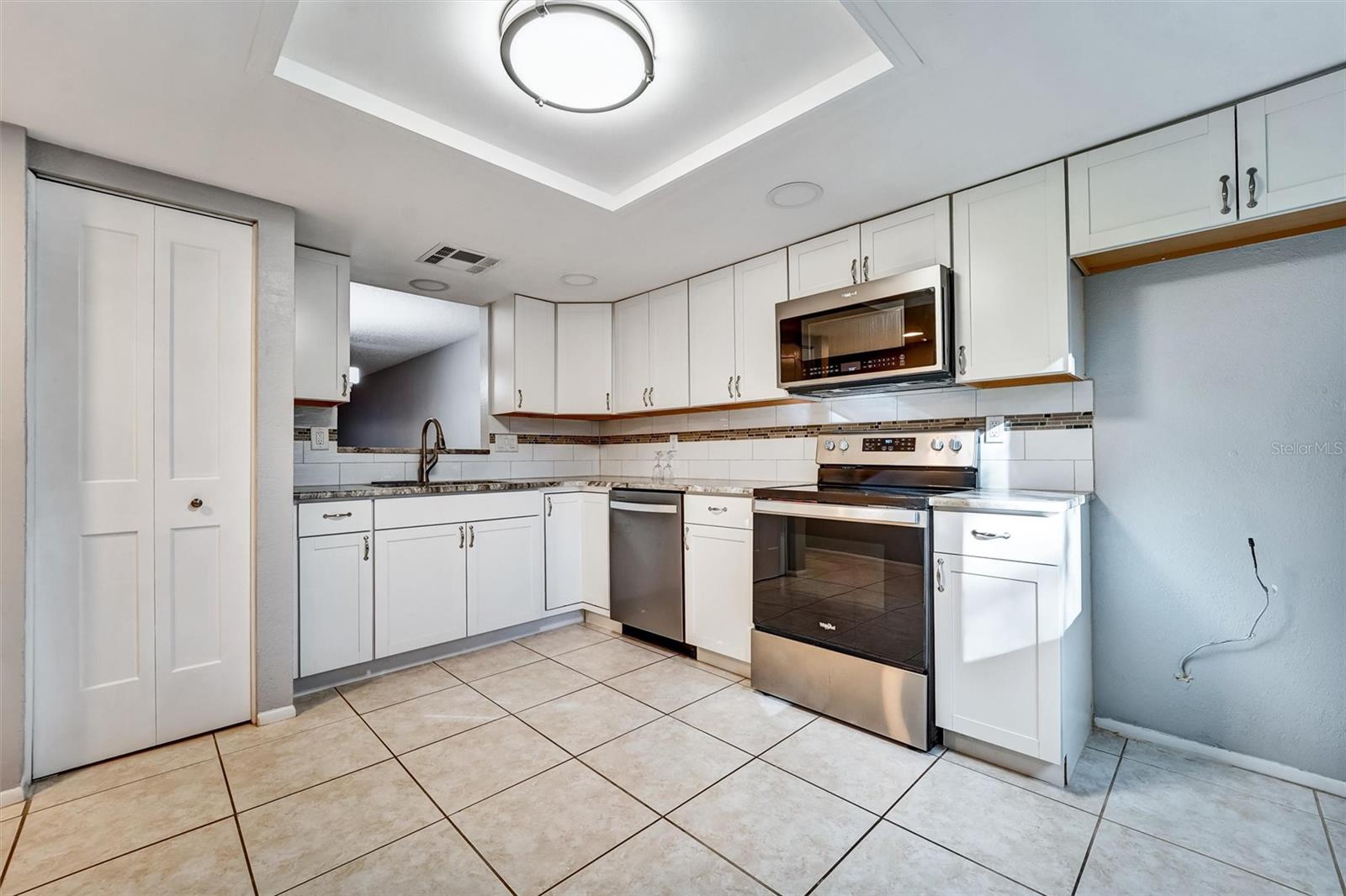 Image 7 of 28 For 8330 High Point Circle 6