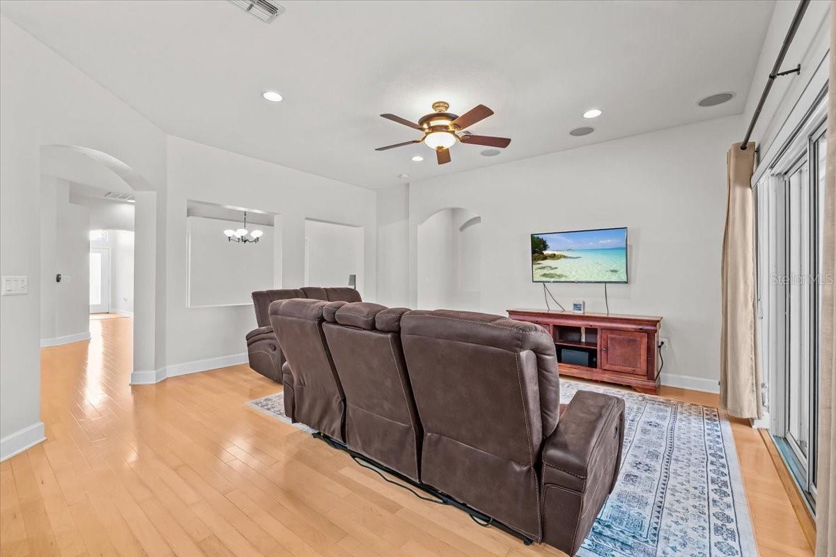 Image 21 of 44 For 15604 Durango Circle