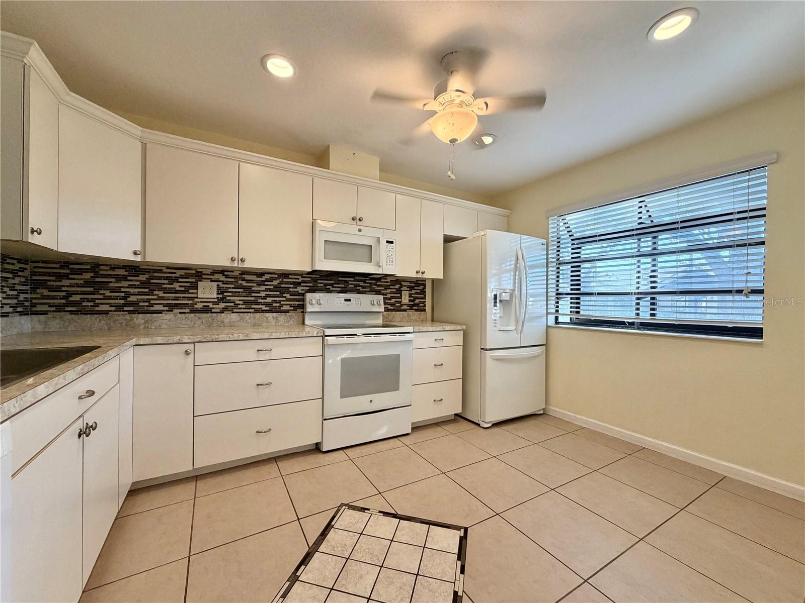 Image 4 of 15 For 11210 Dollar Lake Drive 2