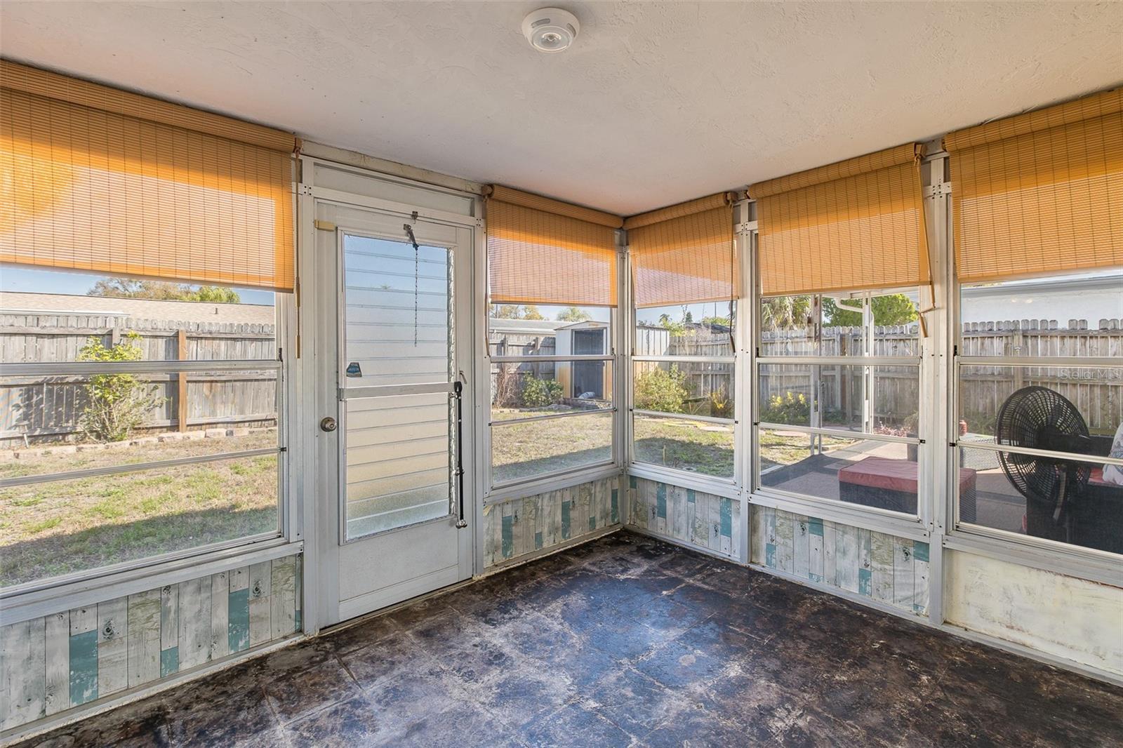 Image 18 of 21 For 3543 Hoover Drive