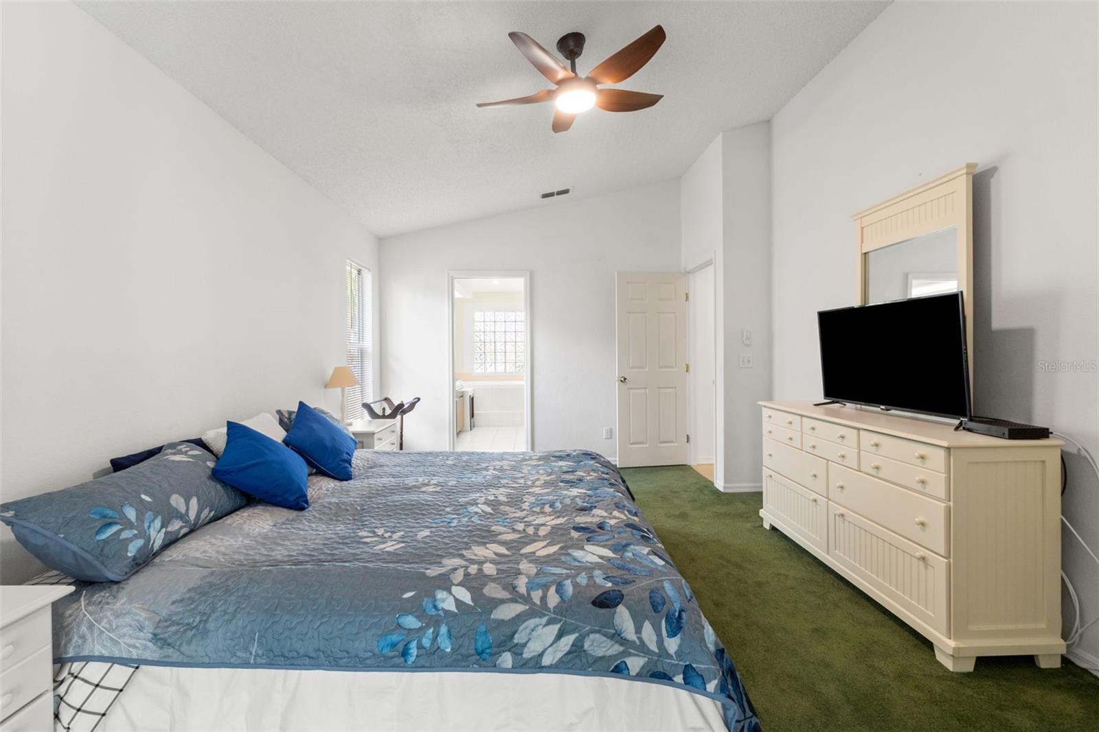 Image 14 of 65 For 958 Ridgewood Terrace