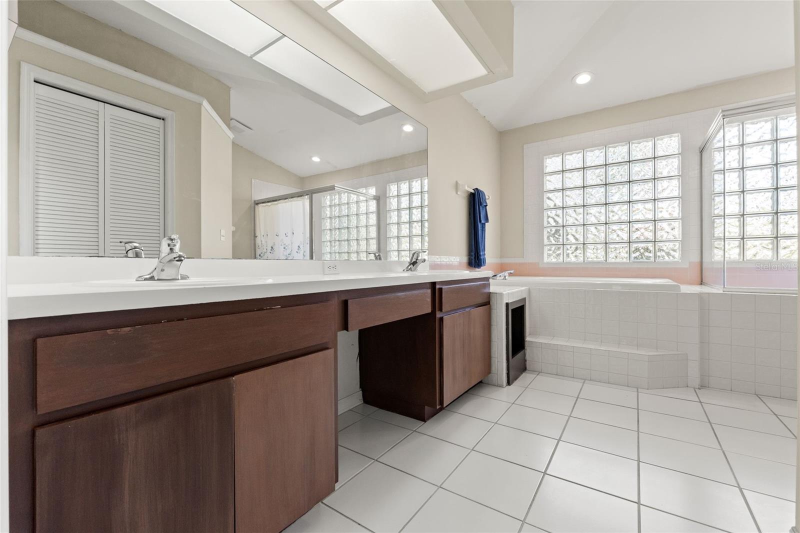 Image 16 of 65 For 958 Ridgewood Terrace