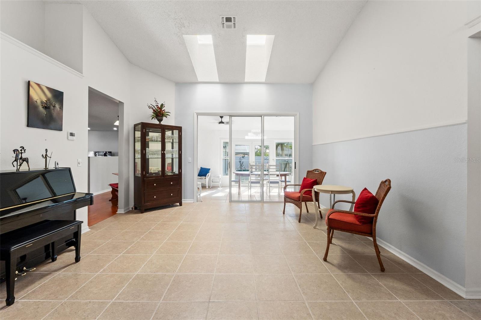 Image 22 of 65 For 958 Ridgewood Terrace