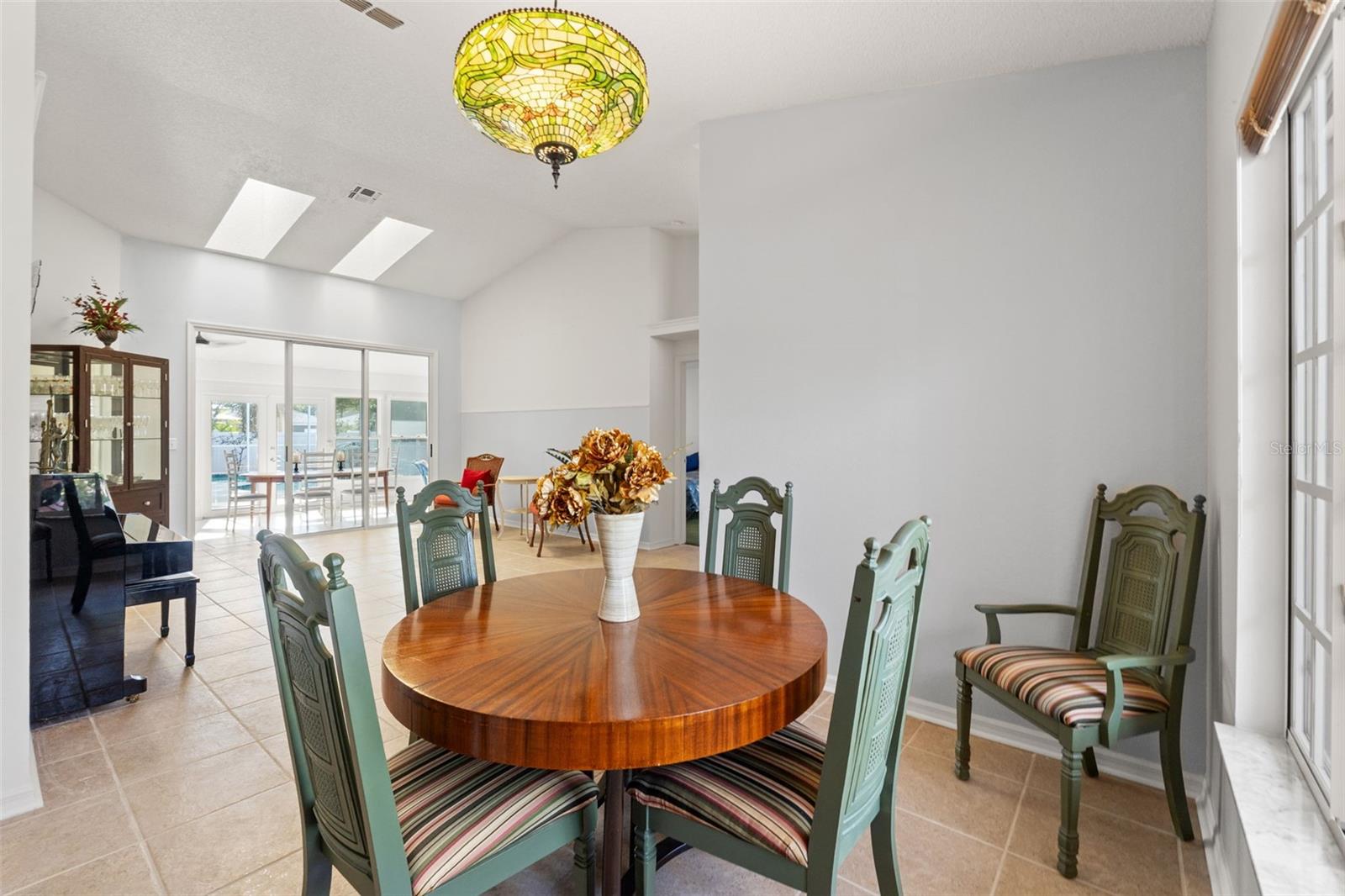 Image 23 of 65 For 958 Ridgewood Terrace