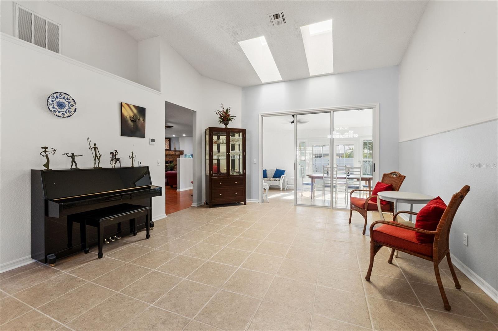 Image 24 of 65 For 958 Ridgewood Terrace