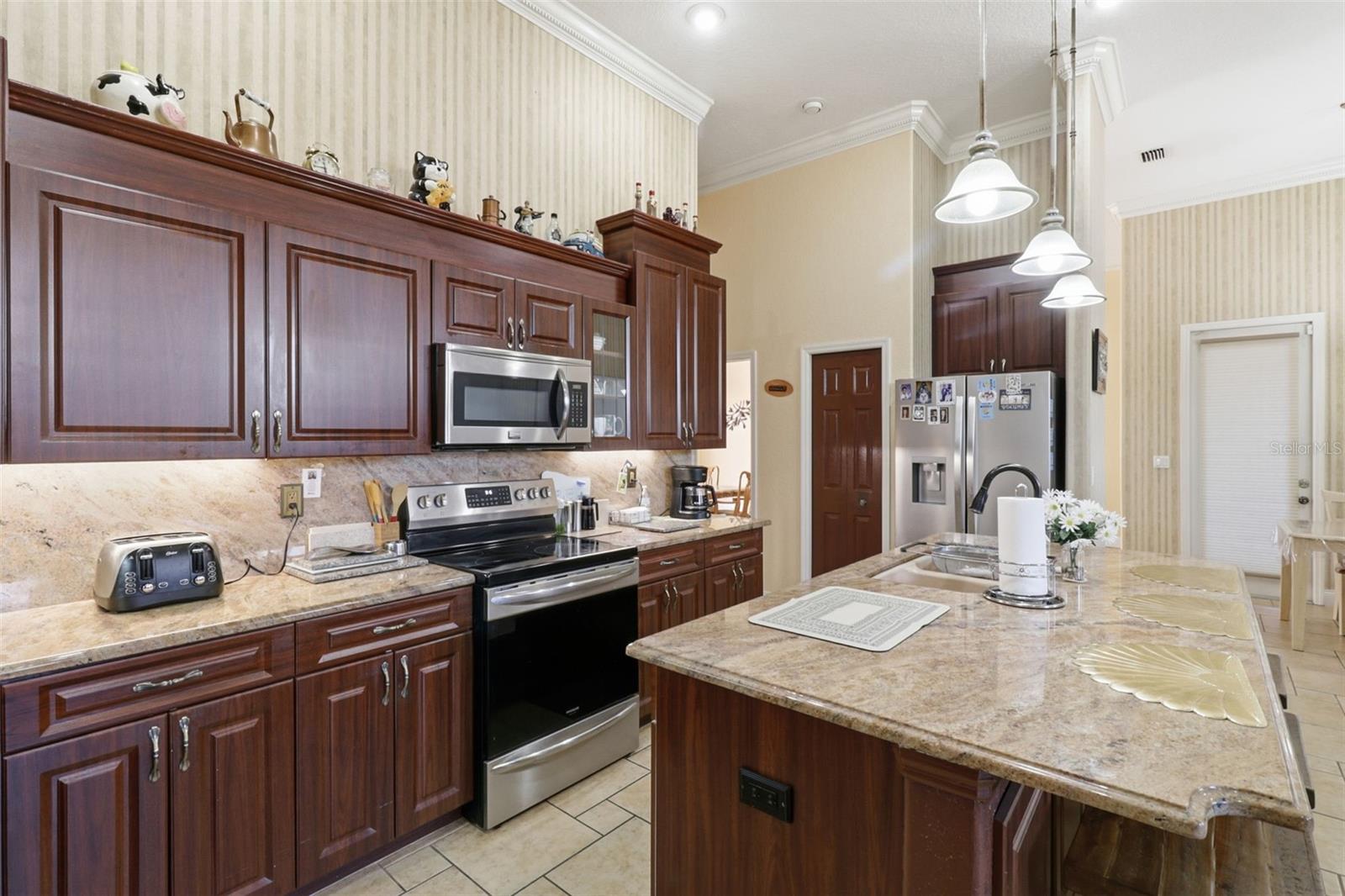 Image 10 of 25 For 14353 Bronte Court