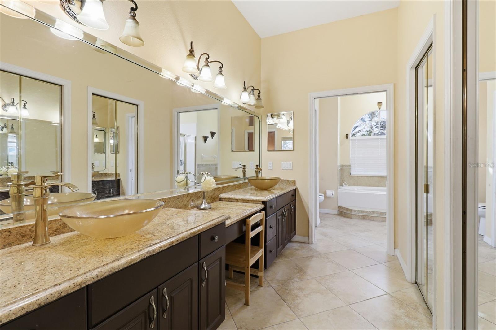 Image 14 of 25 For 14353 Bronte Court