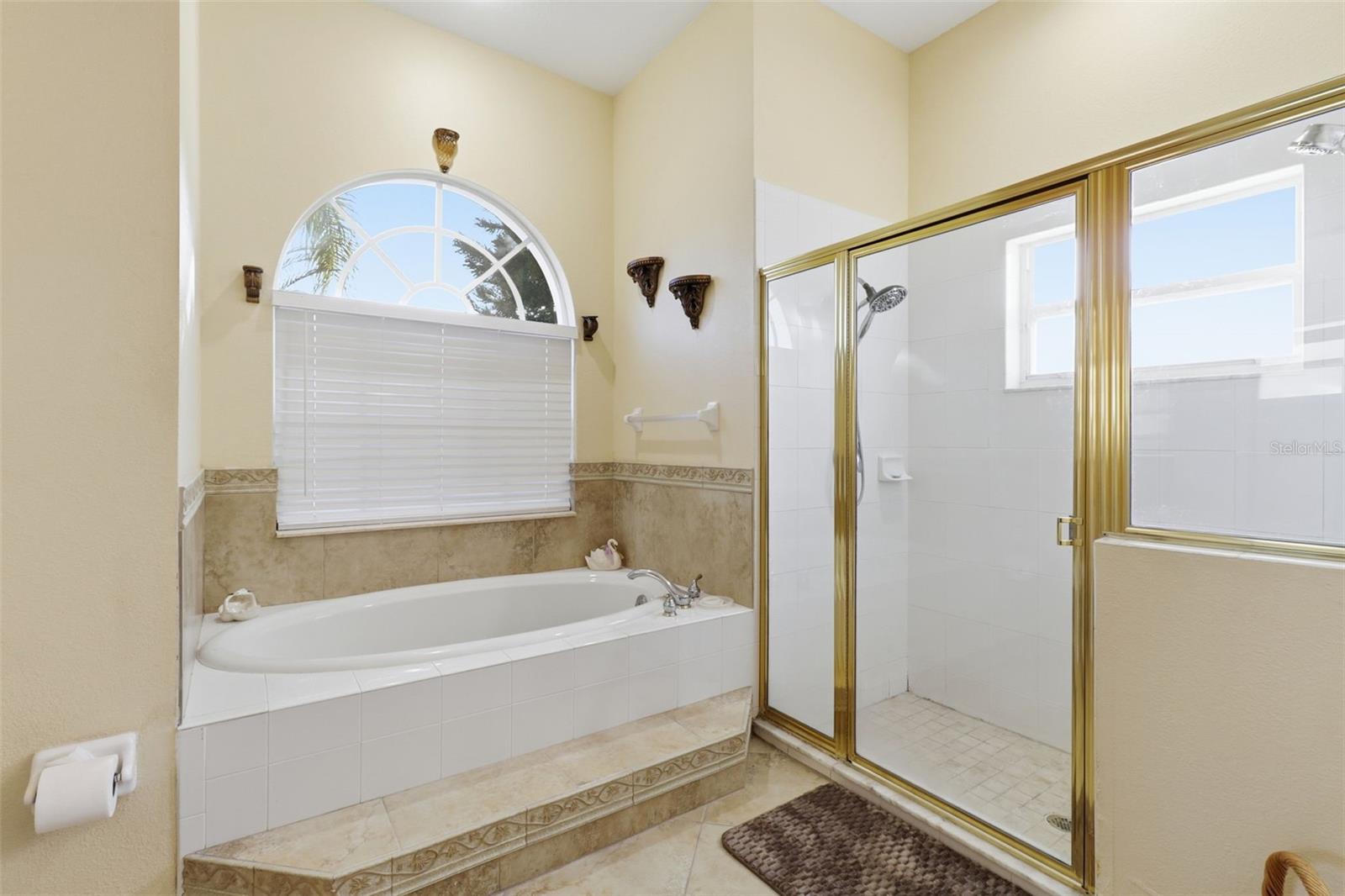 Image 15 of 25 For 14353 Bronte Court