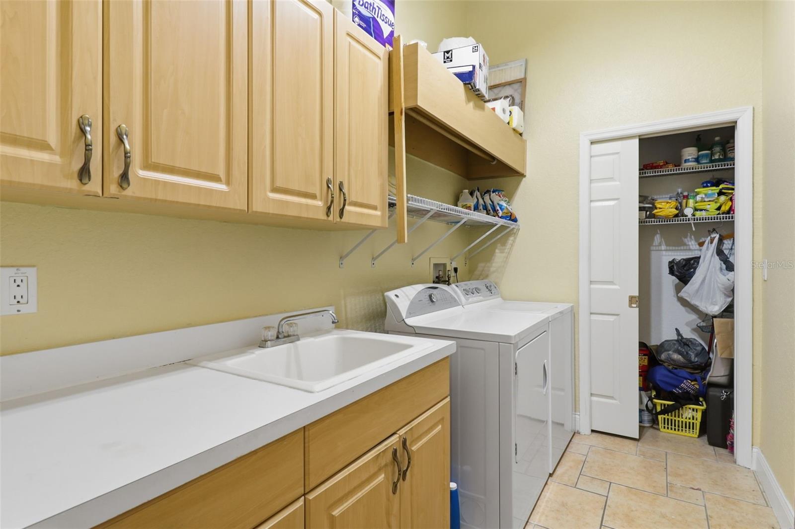 Image 16 of 25 For 14353 Bronte Court