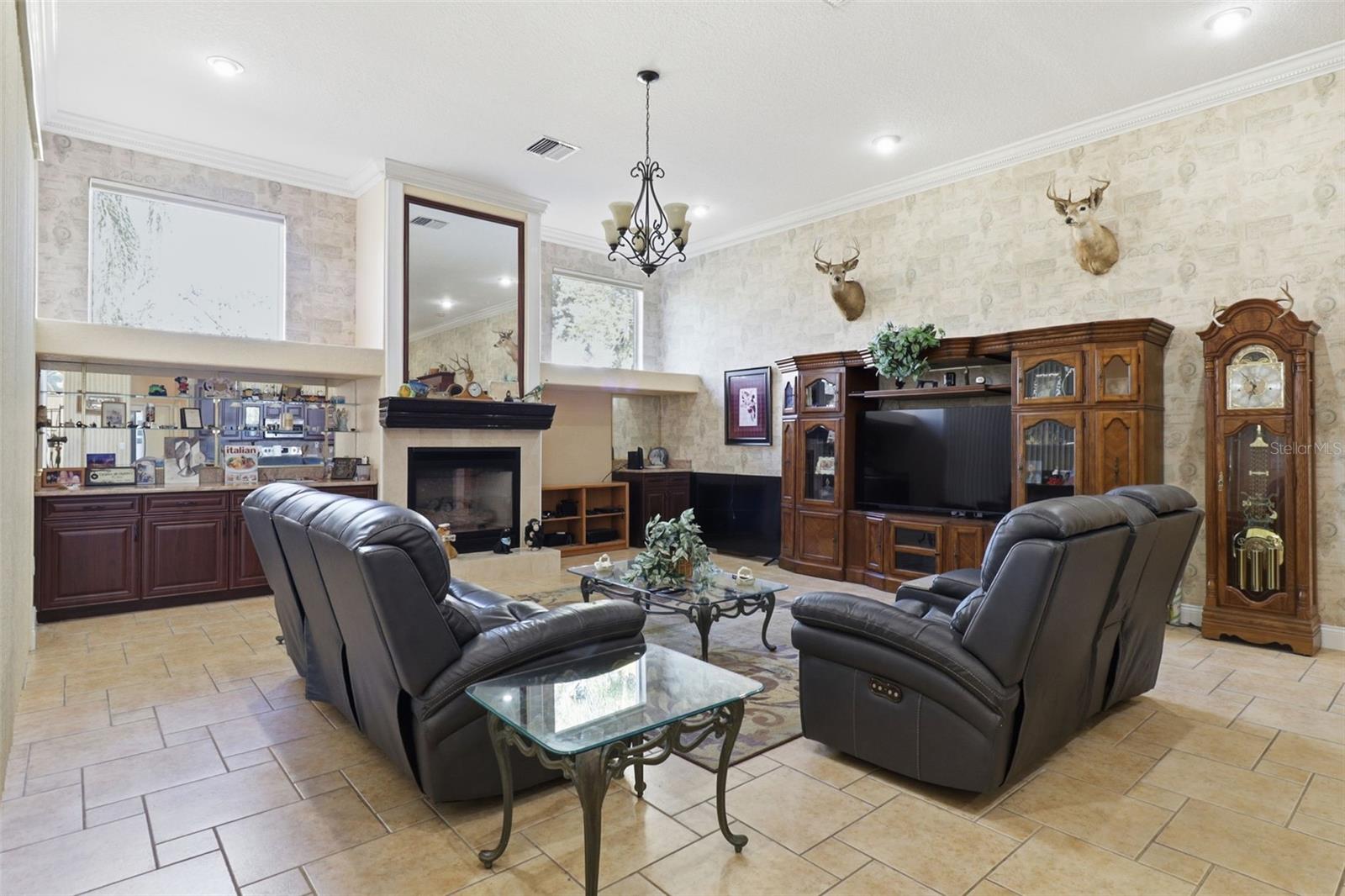 Image 3 of 25 For 14353 Bronte Court