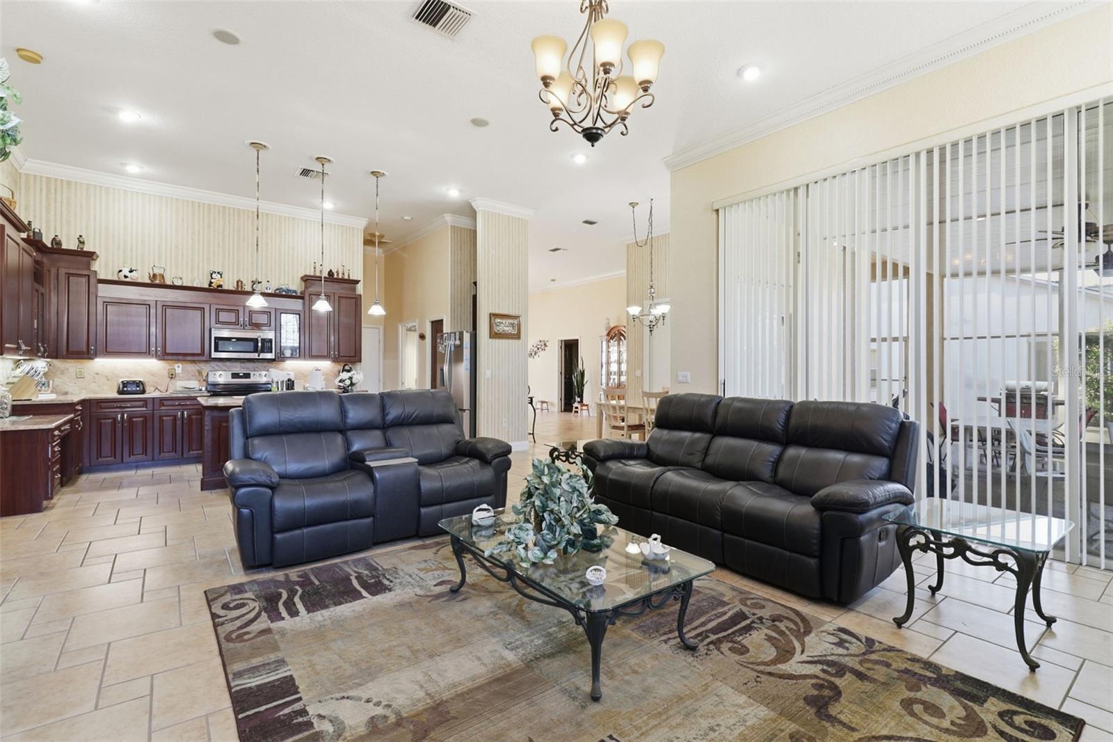 Image 5 of 25 For 14353 Bronte Court