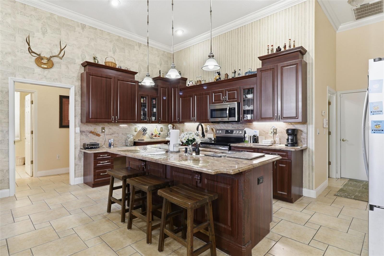 Image 9 of 25 For 14353 Bronte Court