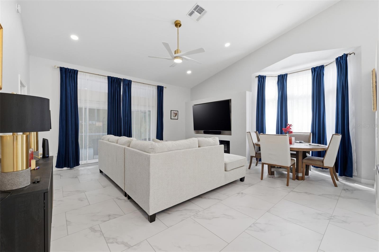 Image 10 of 43 For 9376 French Quarters Circle