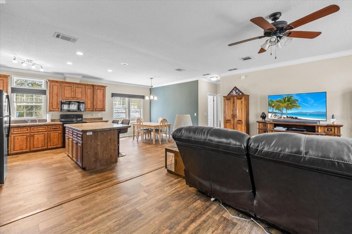 Image 8 of 46 For 19611 Manecke Road