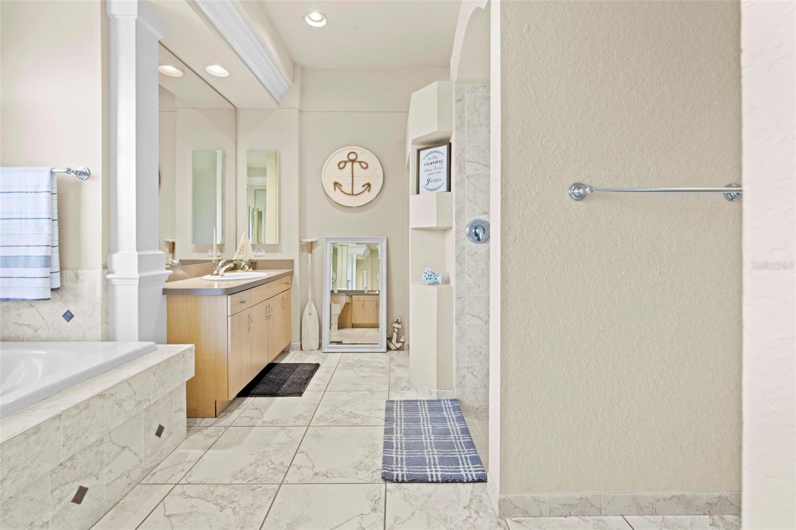 Image 25 of 50 For 11014 Wren Road