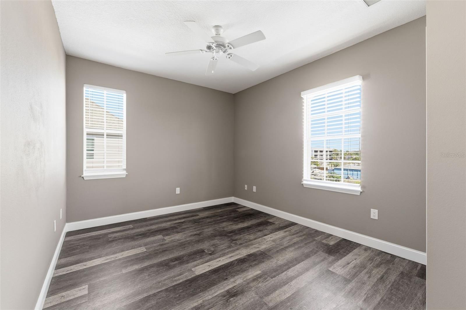 Image 34 of 51 For 13741 Judy Avenue