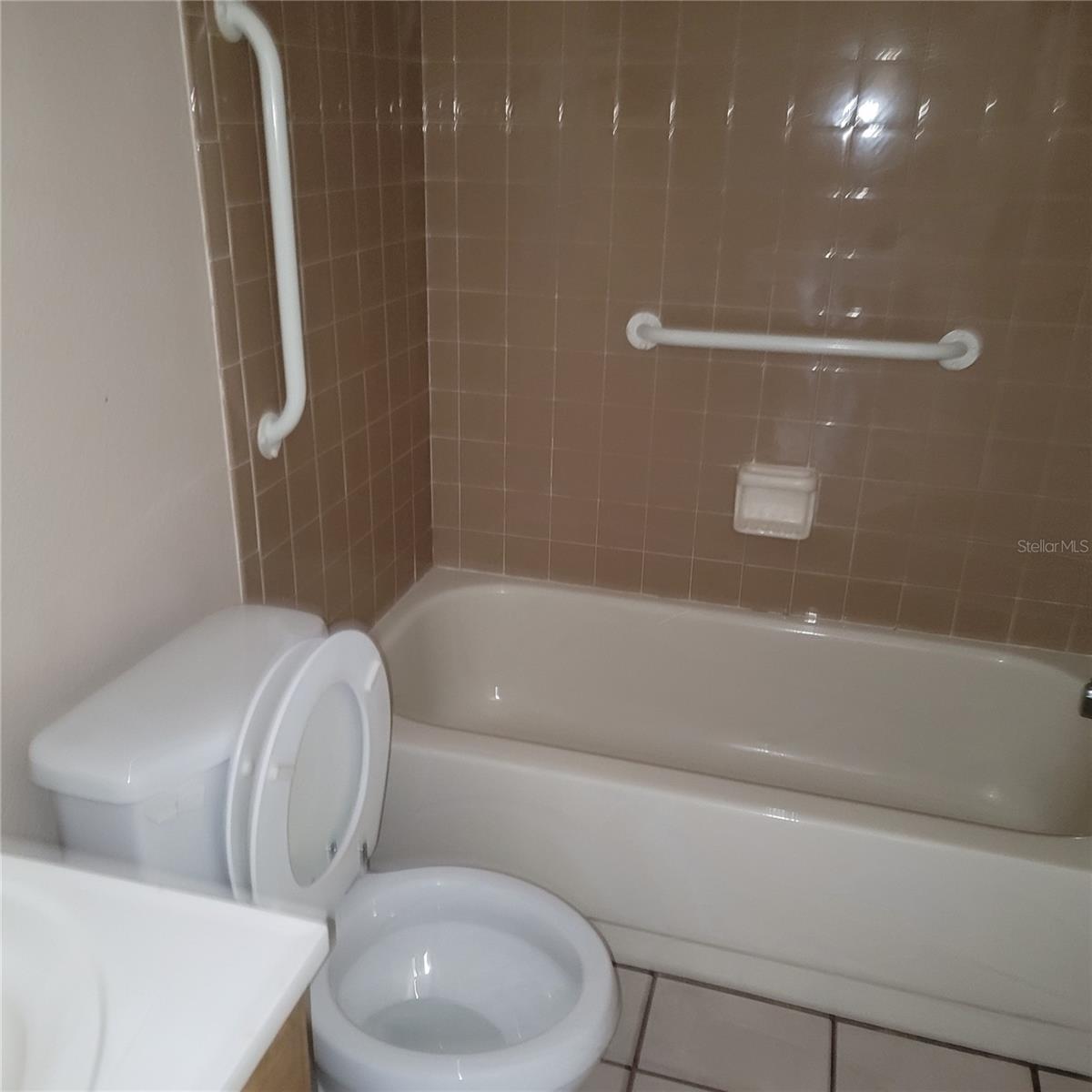 Image 6 of 11 For 297 Jeru Boulevard 297-c