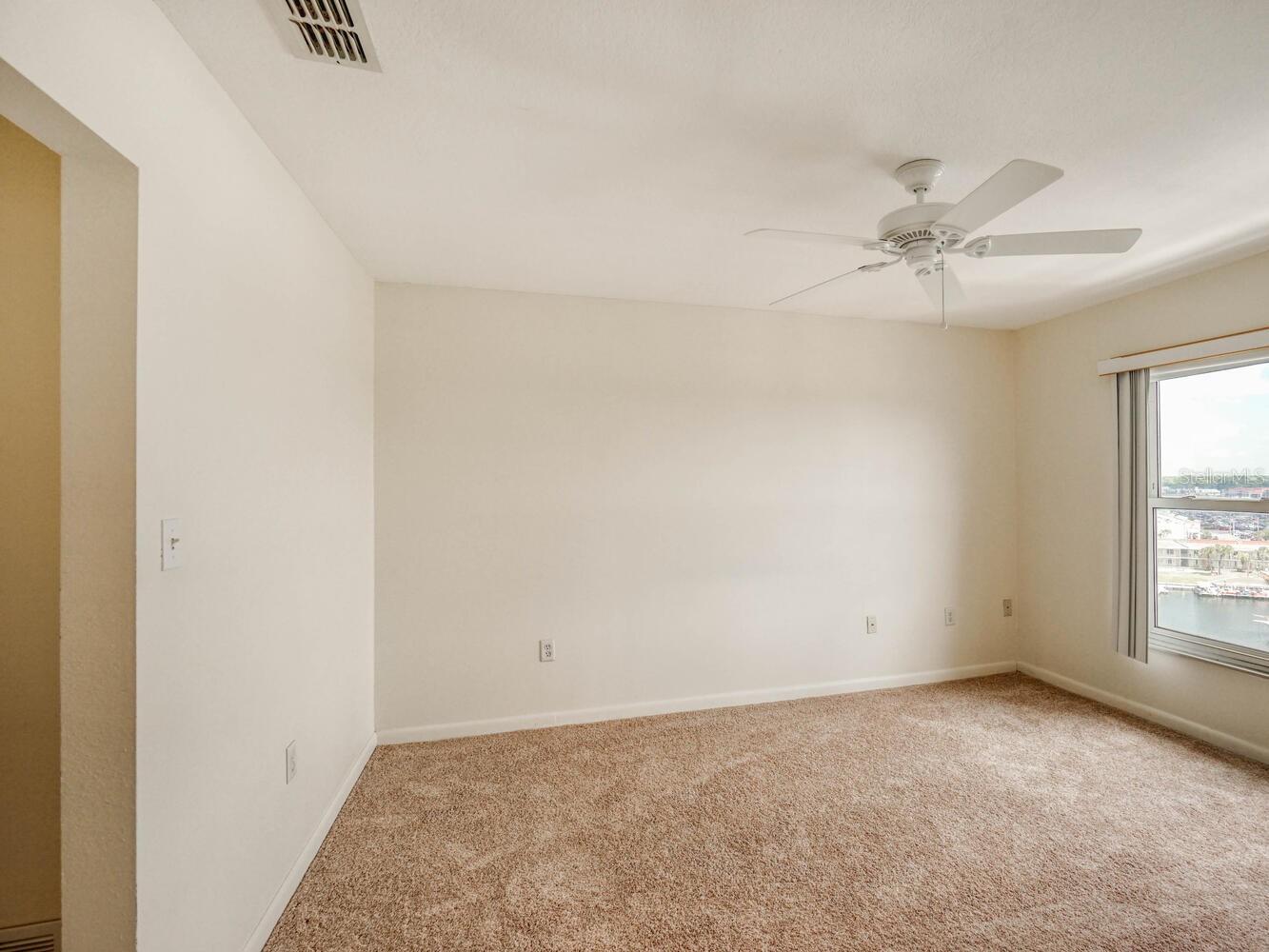 Image 24 of 53 For 4939 Floramar Terrace 904