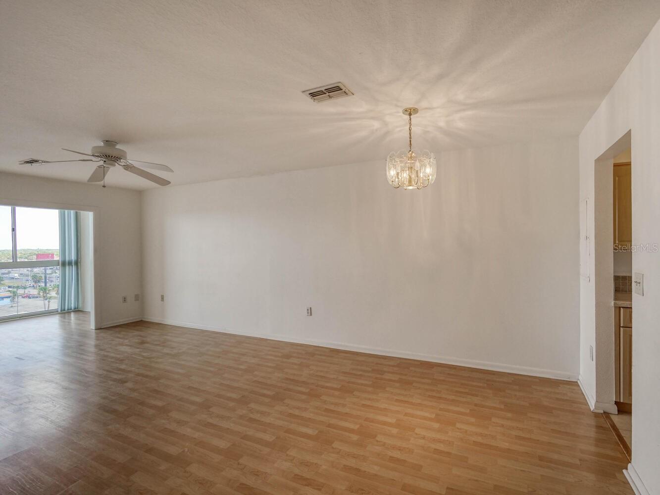 Image 13 of 55 For 4939 Floramar Terrace 912