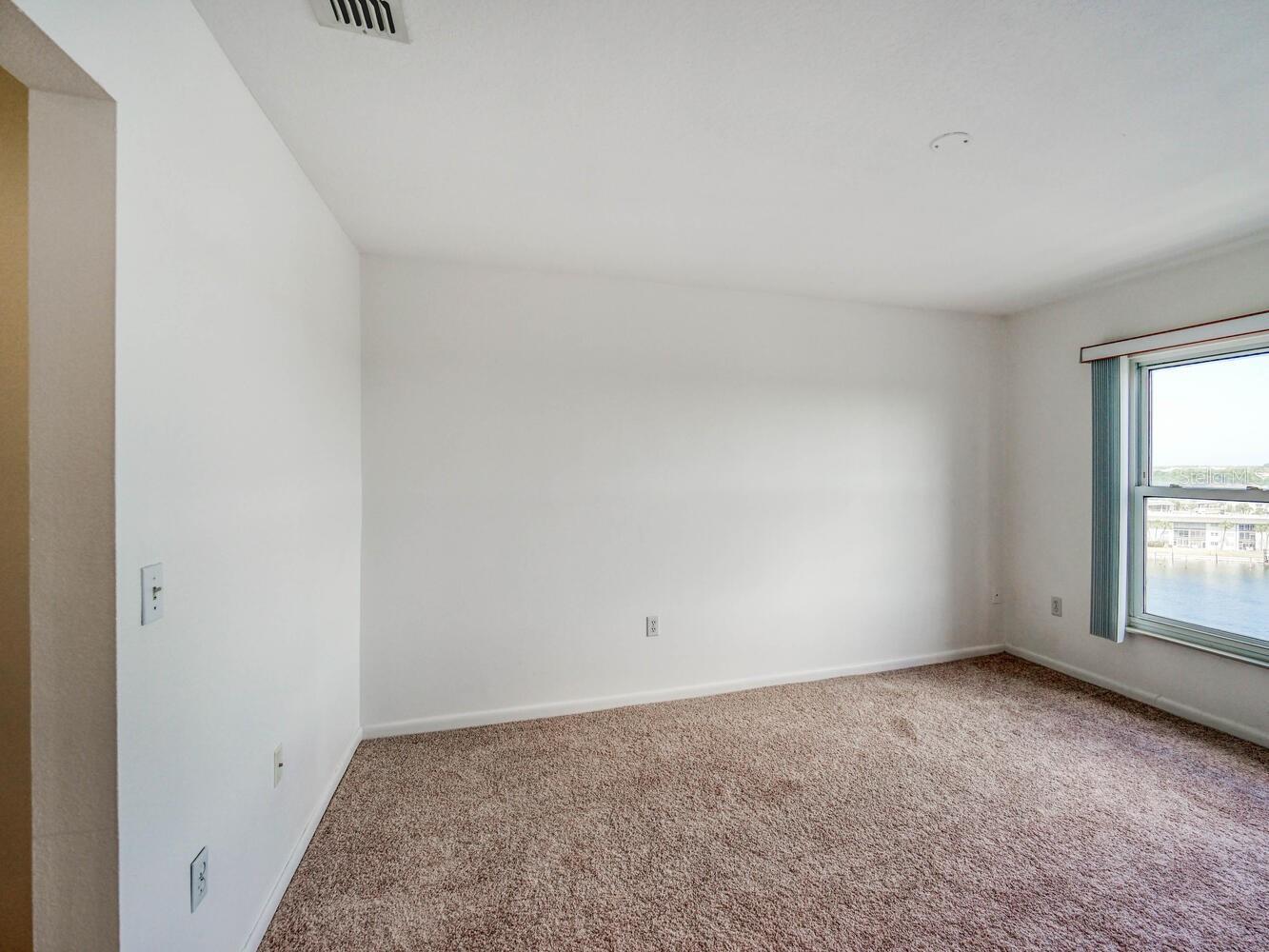 Image 24 of 55 For 4939 Floramar Terrace 912