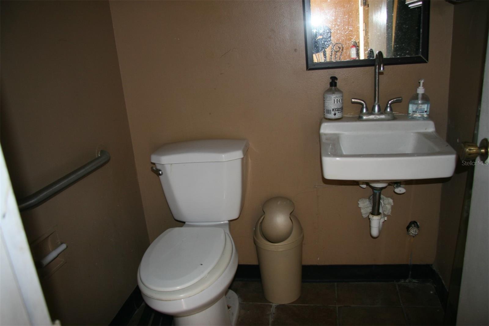 Image 10 of 17 For 7200 Ridge Road 14