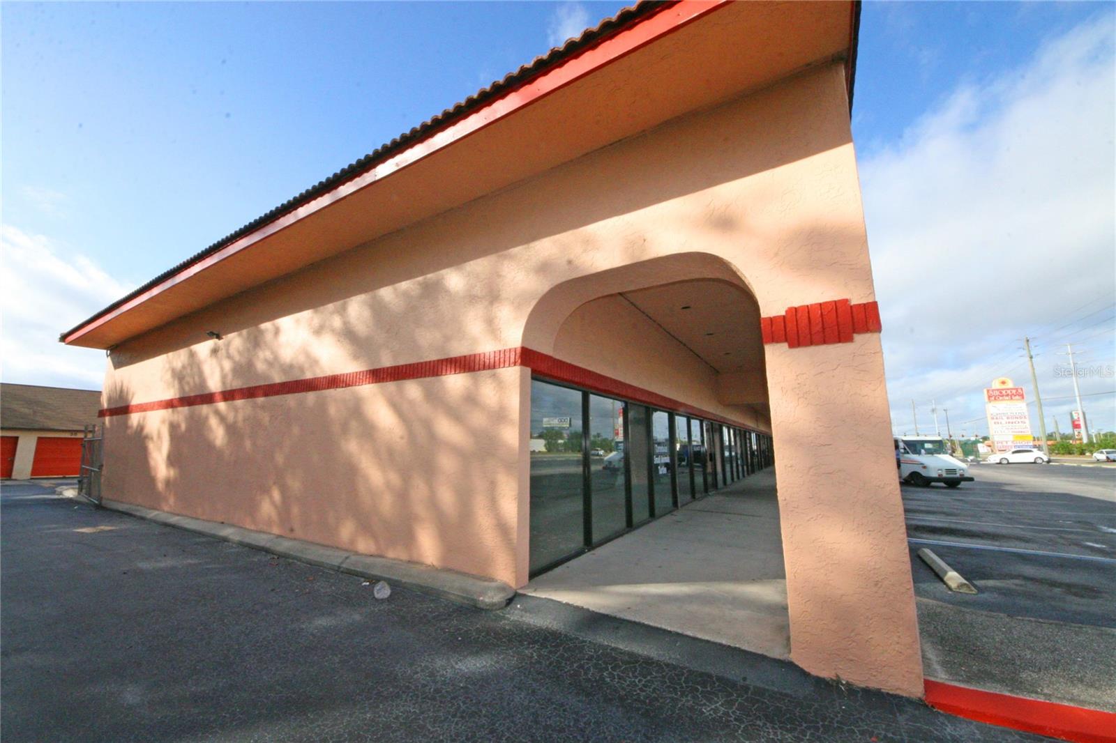 Image 6 of 17 For 7200 Ridge Road 14