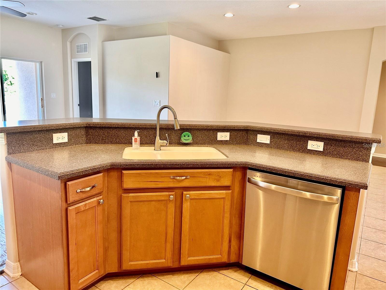 Image 18 of 82 For 9249 Edistro Place