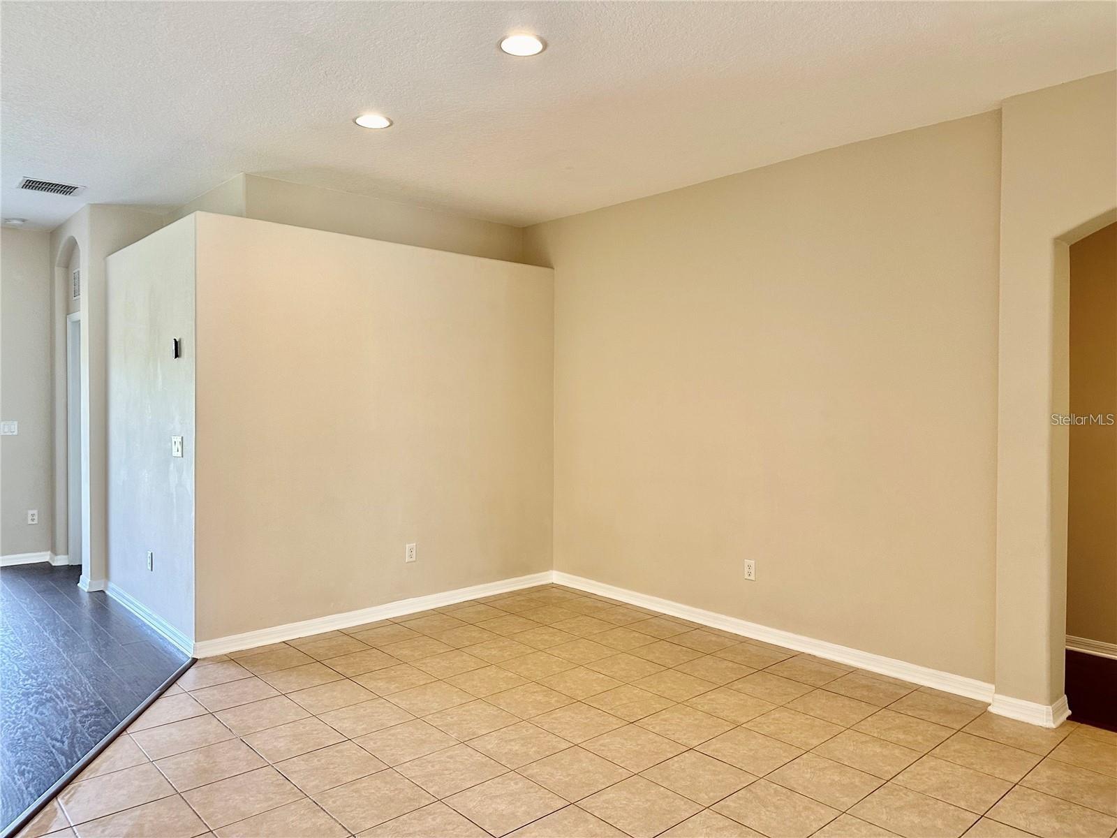 Image 8 of 82 For 9249 Edistro Place