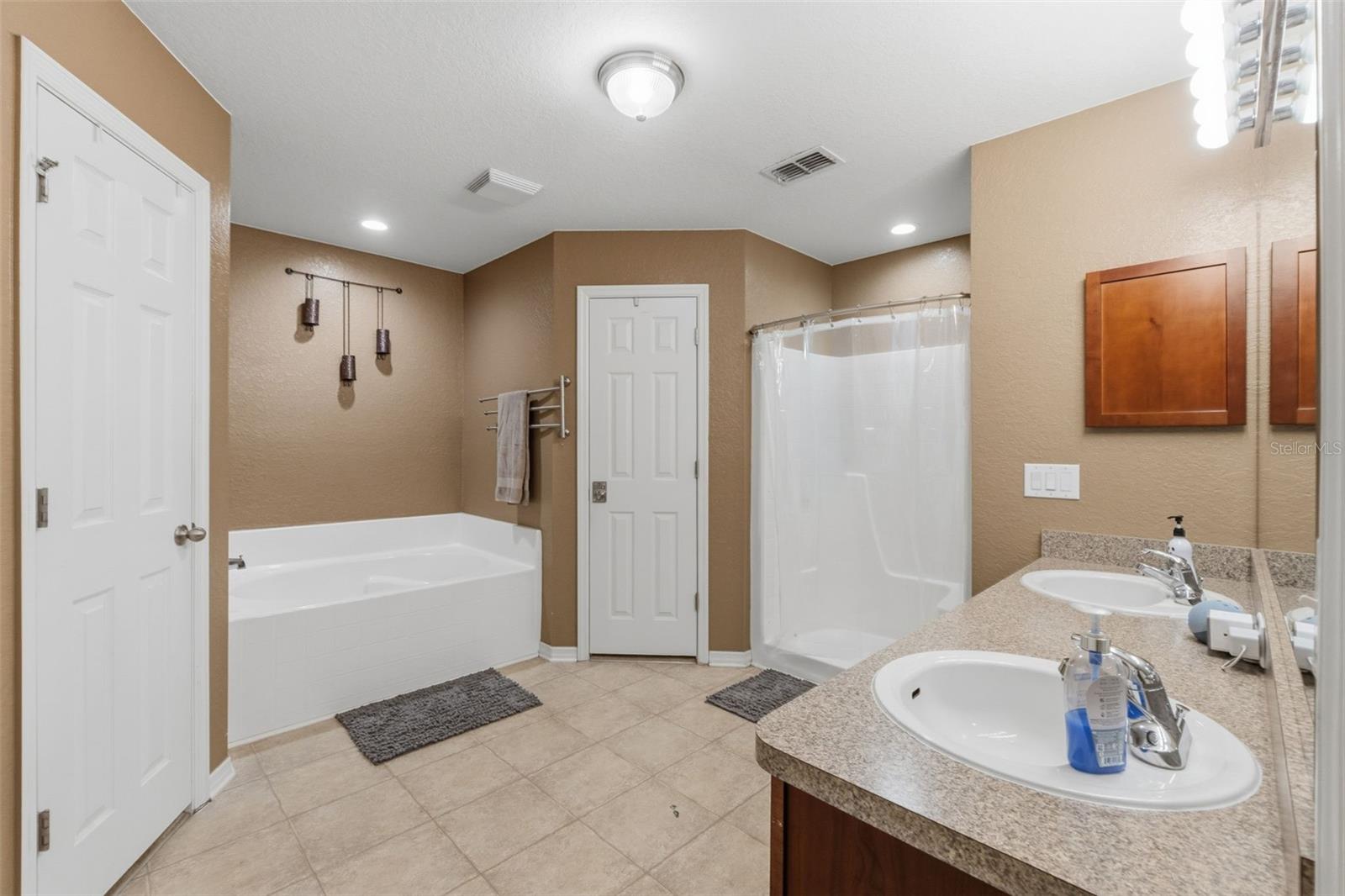 Image 16 of 49 For 1170 Barger Avenue