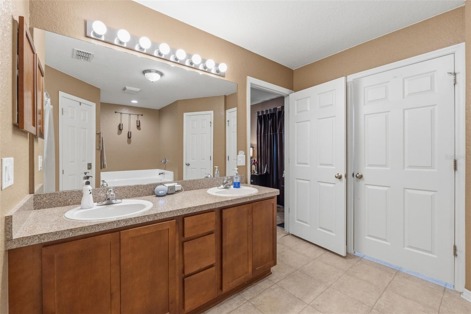 Image 17 of 49 For 1170 Barger Avenue